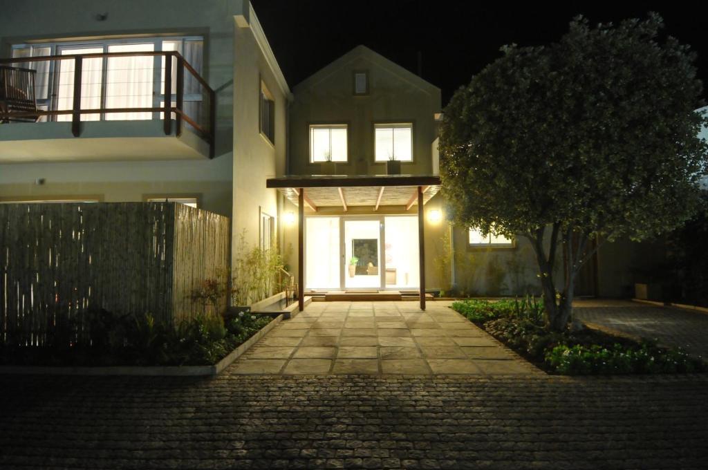 Bamboo Guest House Hermanus Exterior foto